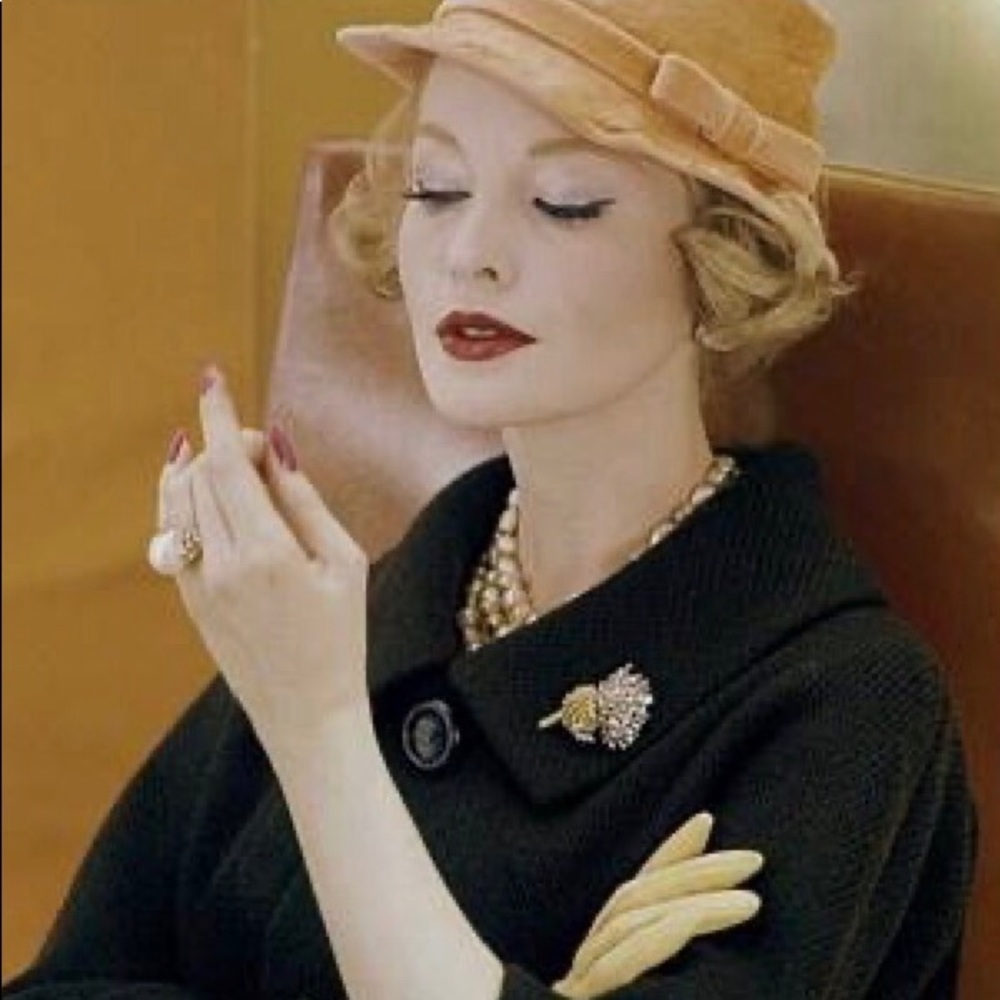 How to wear vintage brooches.